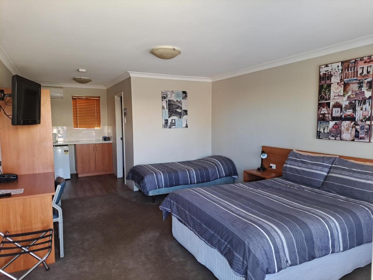 Albion 3* Kalgoorlie